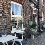 Church View & Bed and breakfast 3*
